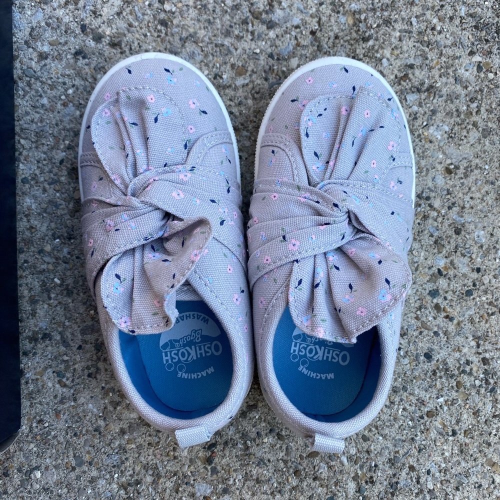 OshKosh B'gosh Kids Skip-on Sneakers - Light Gray with Floral Accents, NWT
